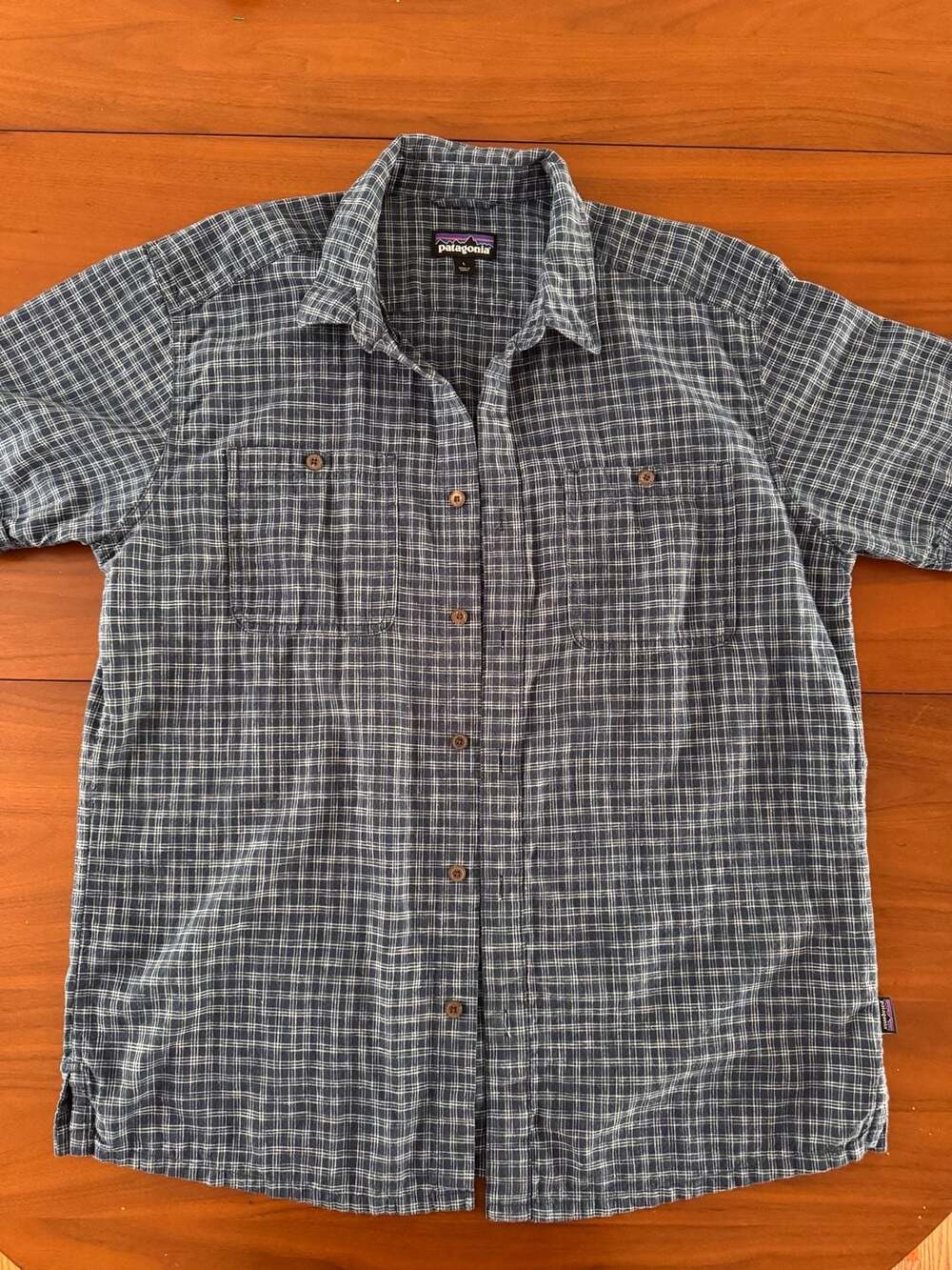 Patagonia Men's Large Blue Plaid Short Sleeve Button Down Shirt